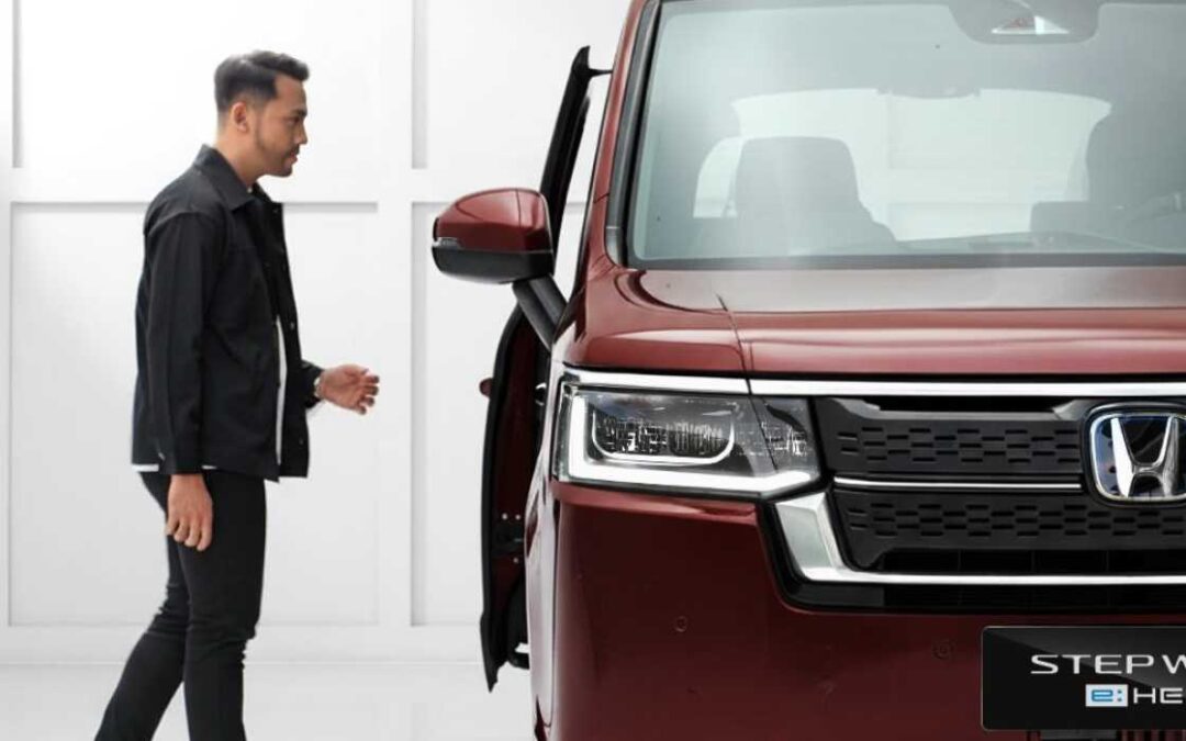 Pandangan Jernih, Hati Tenang! Yuk, Kenali Bahaya Kaca Mobil Bergelombang & Solusinya di Honda Bintang Tabanan!