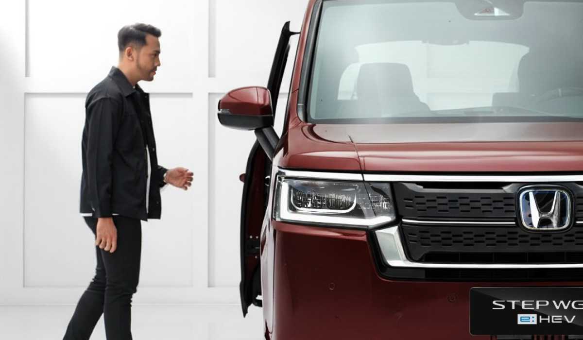 Pandangan Jernih, Hati Tenang! Yuk, Kenali Bahaya Kaca Mobil Bergelombang & Solusinya di Honda Bintang Tabanan!
